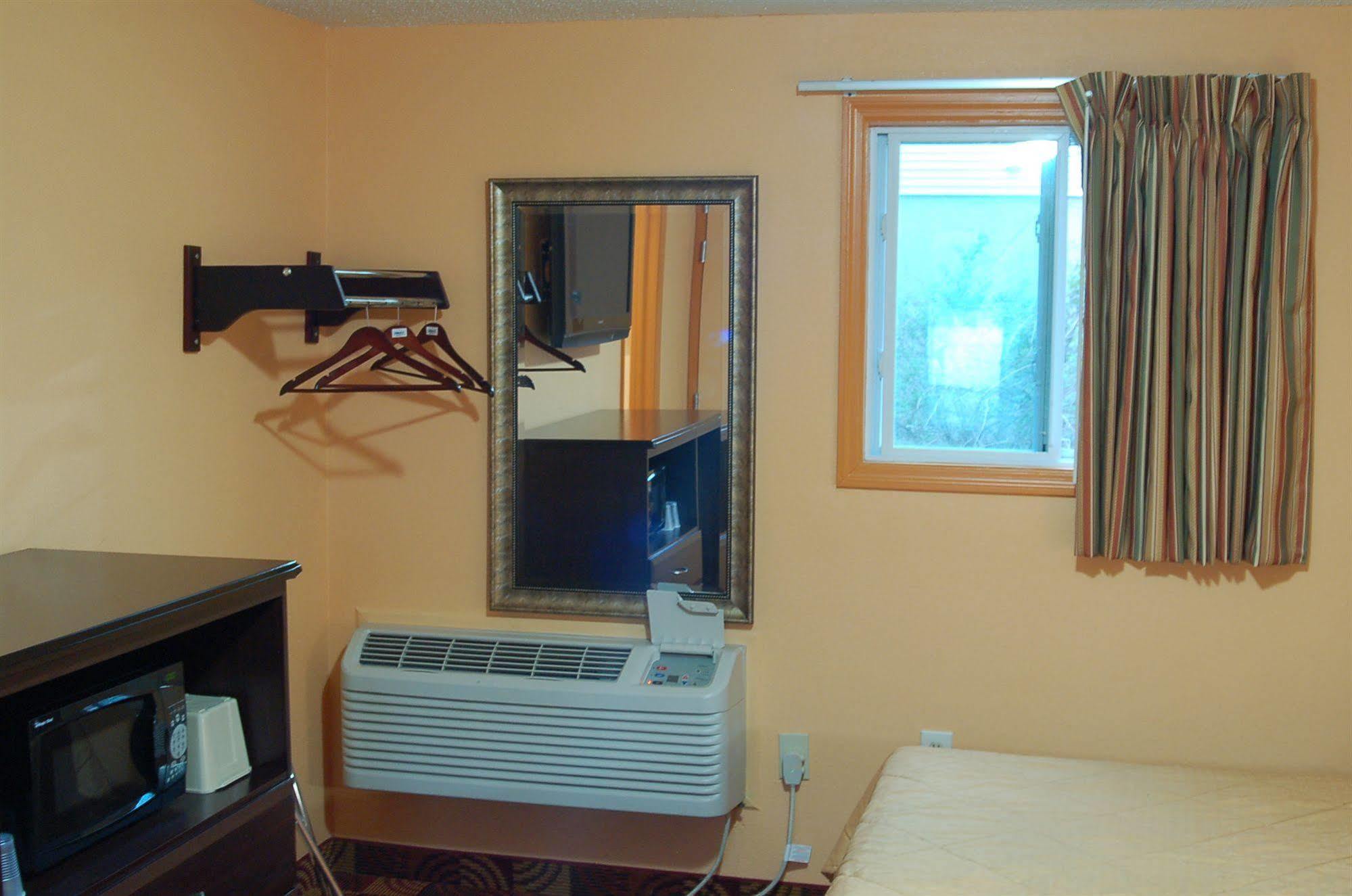 Blue Sky Inn Glens Falls-Saratoga-Lake George Buitenkant foto